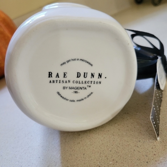 🦃Rae Dunn BOO! So Cute it’s Scary Mug Peanuts collectors edition 24 ounce - Picture 6 of 7